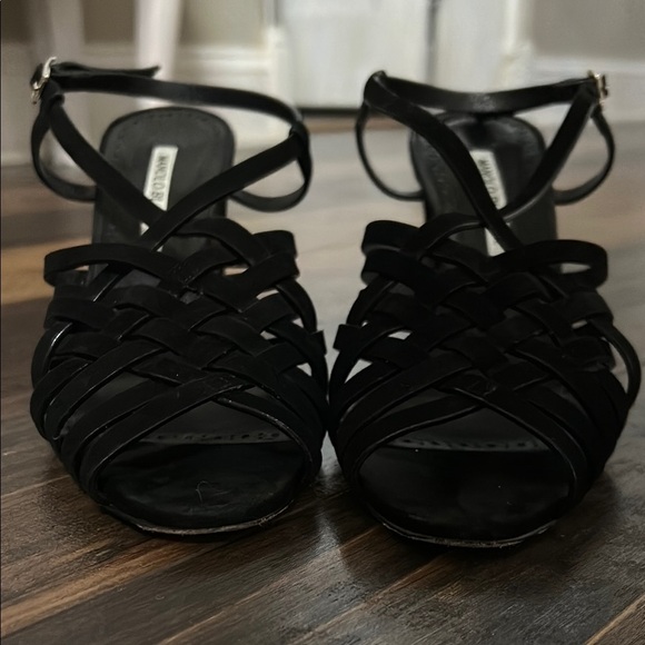 Preloved Manolo Blahnik Black Leather Sandals - timeless and elegant! - Picture 2 of 6
